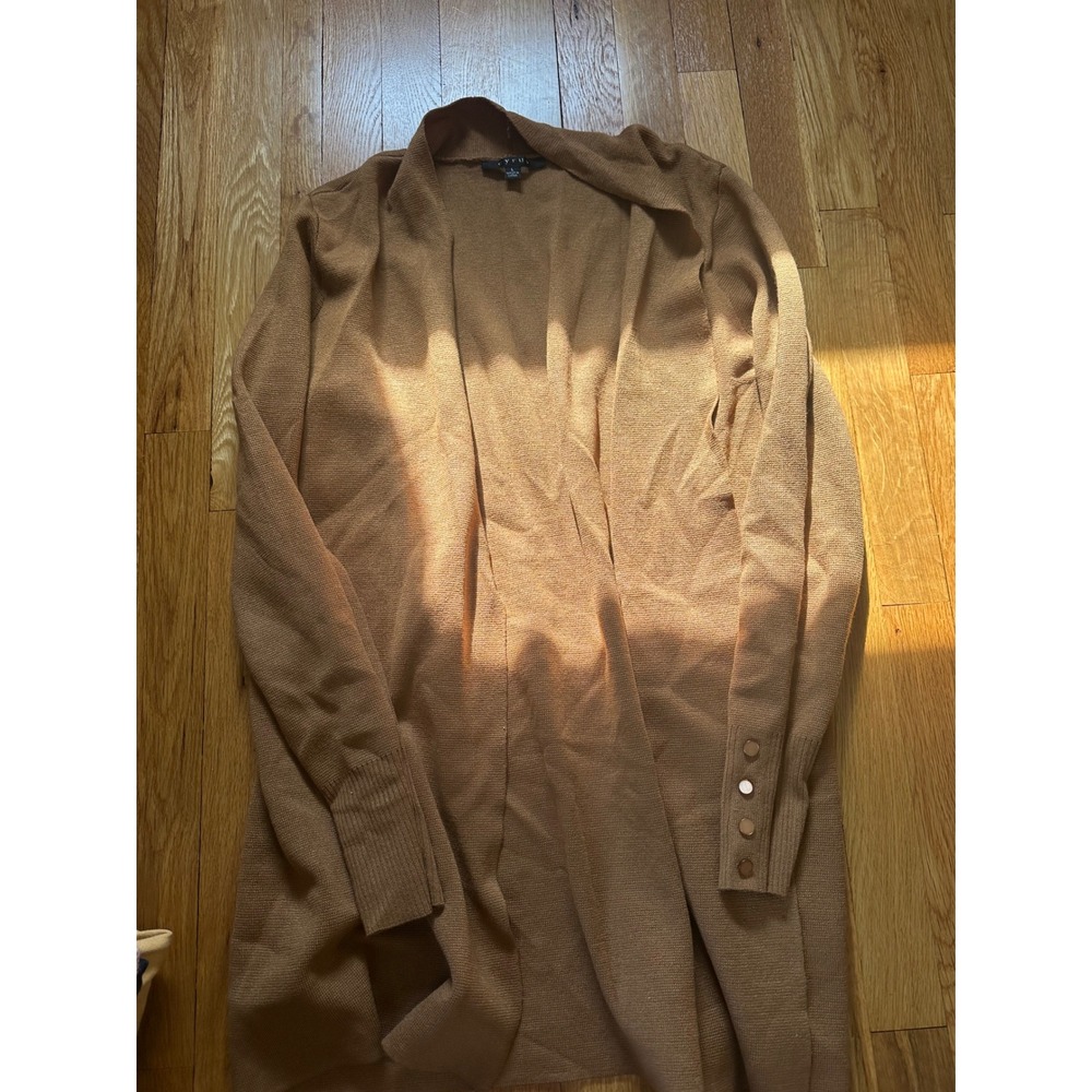 Womens tank cardigan with buttons on the sleeve and pockets